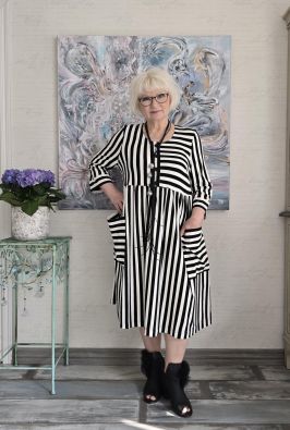 AINO Aino mekko Minerva Stripes super tyylikäs yhdistelmä raitakuoseja