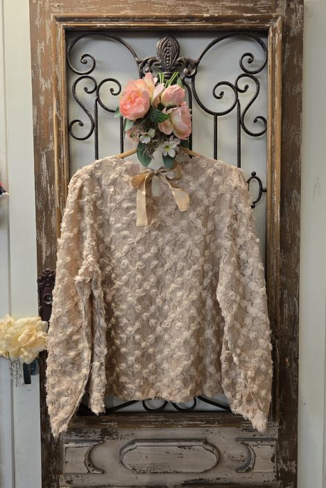 Capri Collection paita Pitsit ja päälle ommellut tyllikukat Beige kaunis rusetti takana tuotekuva 1