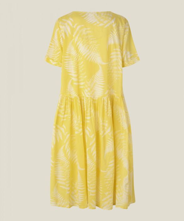 MASAI mekko Nurisa (Celery) Naisellinen ja hyvin istuva MASAI mekko kauniilla kuosilla. Hieman lapikuultava puuvilla tuntuu