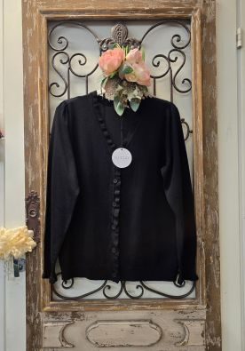 SUNDAY SUNDAY neulejakku 6820 Musta klassinen malli pehmeästä viskoosisesta kankaasta