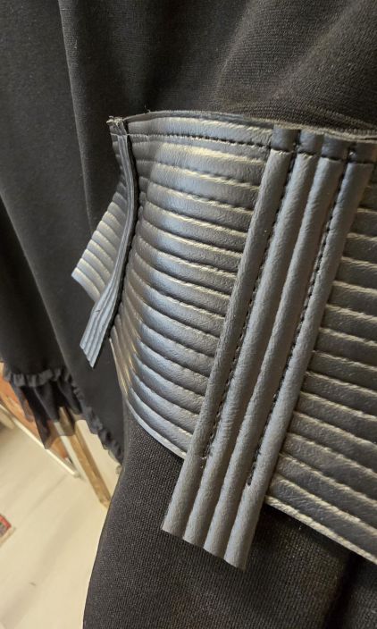 By Zusse hihaton tunika Malaika musta kaunis sifonki helma tilavilla mitoituksilla tuotekuva 2