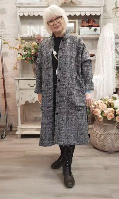 NOEN NOEN kevyt takki / jakku 87143 ihana syksyn mustavalkoinen kuosi koriste lanka-ompeleilla