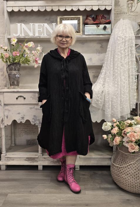 Grizas klassikko jakku 7331 Musta ihana hupullinen "taiteilijan" jakku tekstuurilla tuotekuva 5 Grizas klassikko jakku 7331 Musta ihana hupullinen "taiteilijan" jakku tekstuurilla tuotekuva 5