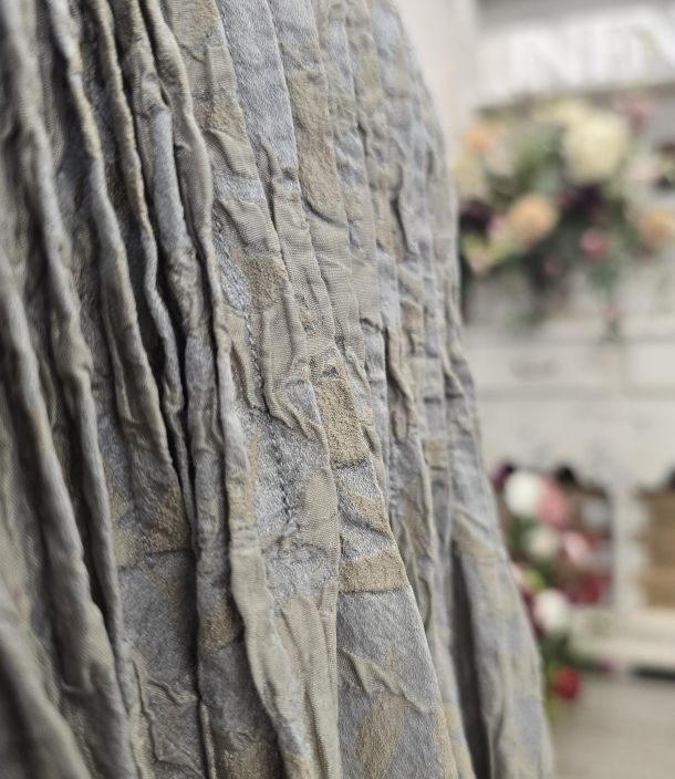 Grizas juhlava mekko 91935 Harmaa/hiekka kaunis tekstuuri ja laskokset tuotekuva 9 Grizas juhlava mekko 91935 Harmaa/hiekka kaunis tekstuuri ja laskokset tuotekuva 9