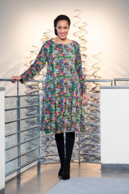 AINO Aino mekko Fioresa Kauno uniikki ja erikoinen ommel, kuin mosaiikki