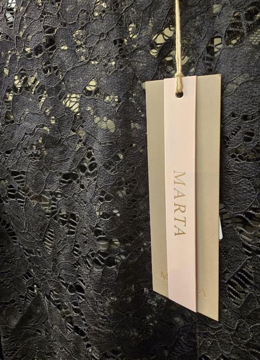 Marta du Château ihana pitsipaita 7707 ajaton musta romanttinen malli, ihana kun näkyy neuleen alta tuotekuva 1