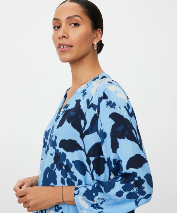 MASAI tunika Gali Placid Blue sinisen sävyt klassisessa tunikassa tuotekuva 1