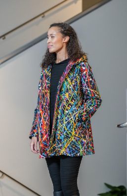 AINO Aino hupparijakku Anna Nox Heavy kaunis värikäs kuosi mukavassa huppari mallissa