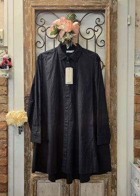 MASAI MASAI tunika/kauluspaita Ingebeth Musta tyylikäs ja ajaton malli rypytetyssä puuvillassa