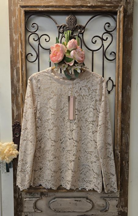 Marta du Chateau ihana pitsipaita 7707 Beige romanttinen malli, ihana kun nakyy neuleen alta Erinomaisen hinta-laatusuhteen Marta du Chateau ihana pitsipaita 7707 Beige romanttinen malli, ihana kun nakyy neuleen alta Erinomaisen hinta-laatusuhteen