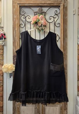 BY ZUSSE By Zusse hihaton tunika Malaika musta kaunis sifonki helma tilavilla mitoituksilla