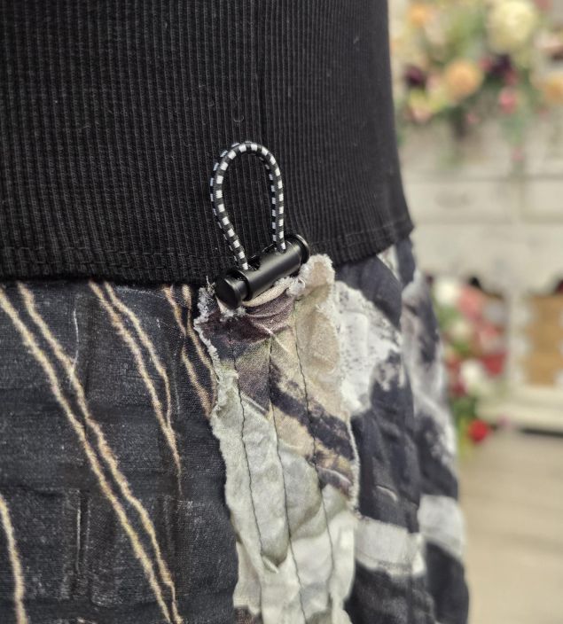 Grizas uniikki mekko 91868 Musta upea mekko ihanilla yksityiskohdilla tuotekuva 7