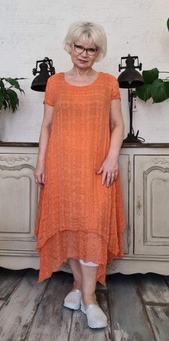 Grizas mekko 9617 (Oranssi) Ikuisesti suosiossa olevat Grizas tuotteet ovat nyt saatavilla! Upea siro malli joka laskeutuu