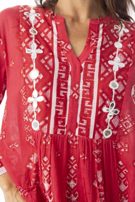 Escape mekko lyhyempi 40148 Carla Red kiiltävät peilimäiset yksityiskohdat tuotekuva 4 Escape mekko lyhyempi 40148 Carla Red kiiltävät peilimäiset yksityiskohdat tuotekuva 4