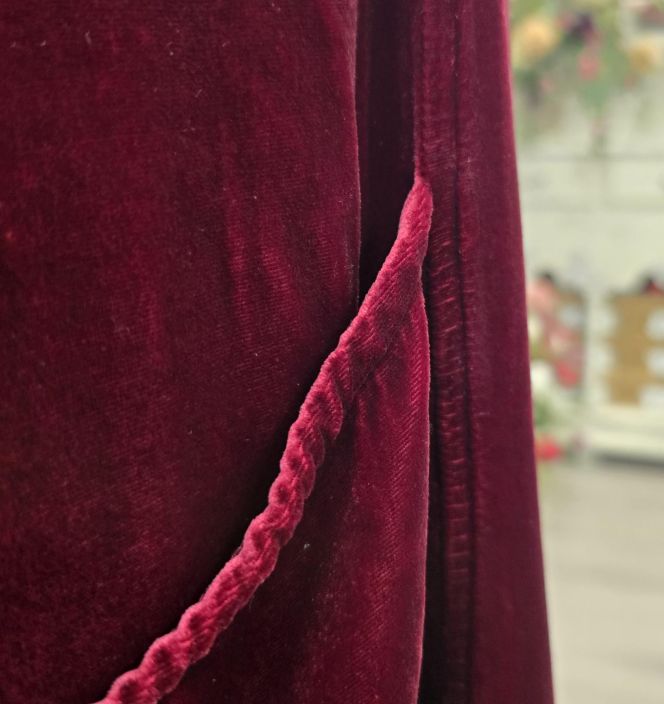 Grizas samettimekko 9595 Punainen shift pehmeä viskoosi silkki sametti tuotekuva 7 Grizas samettimekko 9595 Punainen shift pehmeä viskoosi silkki sametti tuotekuva 7