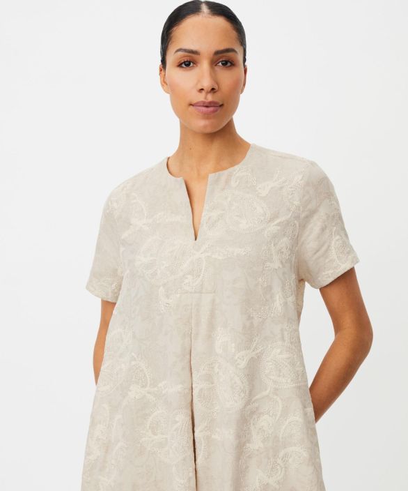 MASAI mekko Nipani Natural ihana kangas jossa kirjailtu kukkakuosi tekstuuri tuotekuva 1