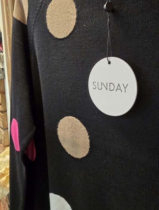 SUNDAY neule 6742 Musta ihanan tuntuinen malli palloilla ja tiputetuilla hartialinjoilla tuotekuva 2