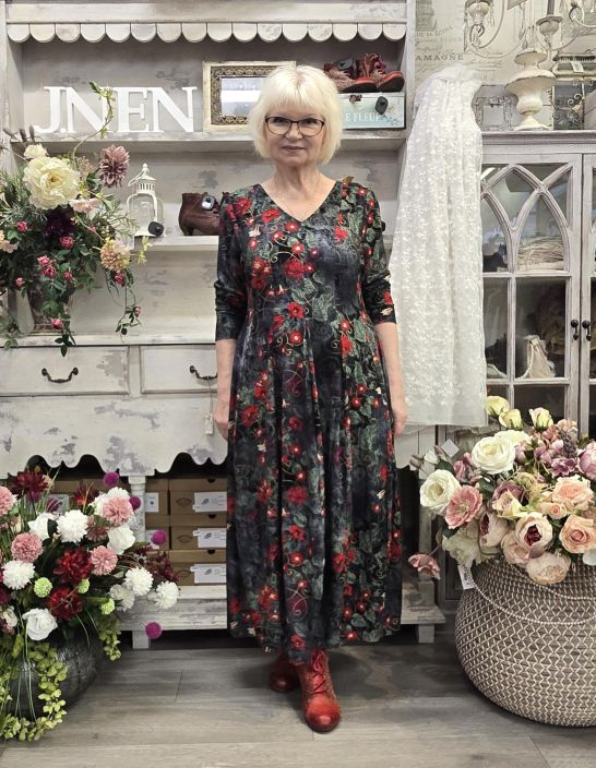 Aino mekko Filippa Clematis kukkakuosi joustava viskoosi tekstuurilla tuotekuva 4 Aino mekko Filippa Clematis kukkakuosi joustava viskoosi tekstuurilla tuotekuva 4