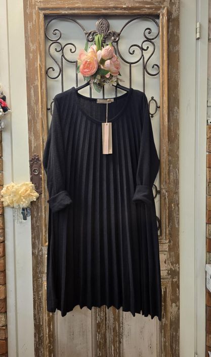 Marta du Chateau mekko 71653 Ajaton musta ihanan tuntuinen viskoosi/villa pliseerattu malli Erinomaisen hinta-laatusuhteen