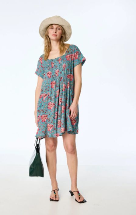 Himalaya tunika Ilka Vintage Flower Blue värikäs graafinen painatus ja laskostetut yksityiskohdat tuotekuva 1 Himalaya tunika Ilka Vintage Flower Blue värikäs graafinen painatus ja laskostetut yksityiskohdat tuotekuva 1