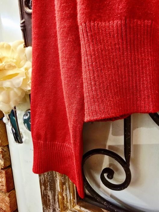 MASAI neulejakku Liffa Punainen mukava malli hienoilla napeilla tuotekuva 2 MASAI neulejakku Liffa Punainen mukava malli hienoilla napeilla tuotekuva 2