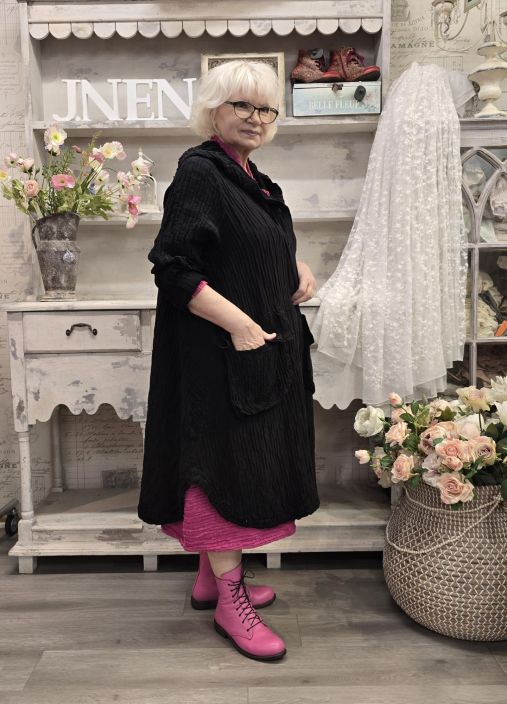 Grizas klassikko jakku 7331 Musta ihana hupullinen "taiteilijan" jakku tekstuurilla tuotekuva 2 Grizas klassikko jakku 7331 Musta ihana hupullinen "taiteilijan" jakku tekstuurilla tuotekuva 2