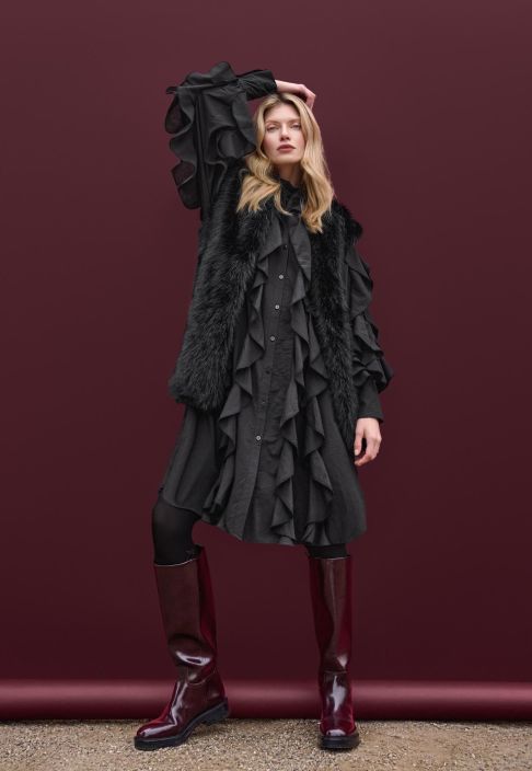 NOEN mekko 88605 Musta uniikki frilla-runsas juhlava malli IHANA uusi NOEN design mallisto on meidankin yksi lemppareista!