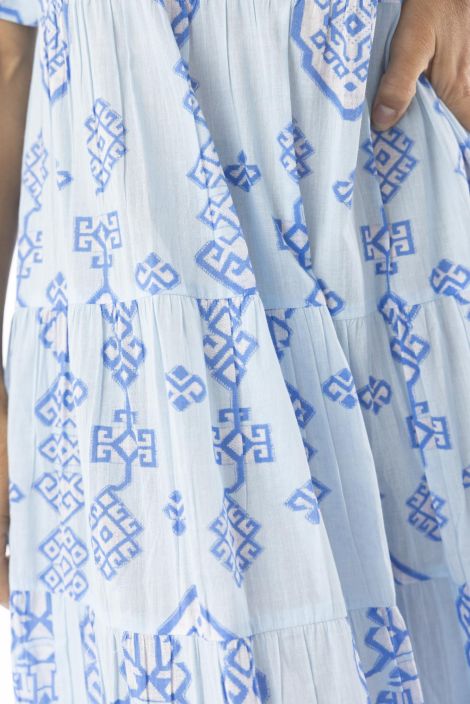 Escape pitkä mekko 40139 Carla Blue sininen ihana pitkä mekko koristeilla tuotekuva 5 Escape pitkä mekko 40139 Carla Blue sininen ihana pitkä mekko koristeilla tuotekuva 5