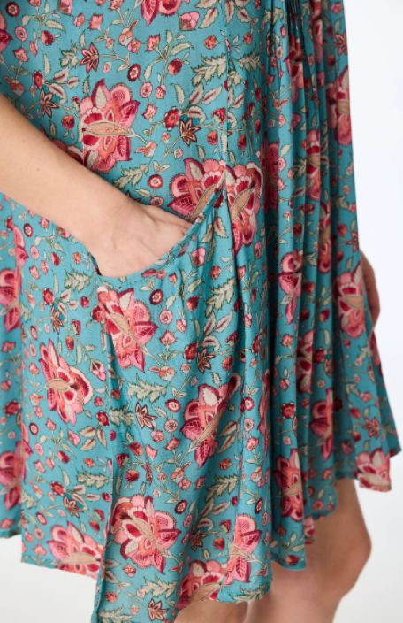 Himalaya tunika Ilka Vintage Flower Blue värikäs graafinen painatus ja laskostetut yksityiskohdat tuotekuva 2 Himalaya tunika Ilka Vintage Flower Blue värikäs graafinen painatus ja laskostetut yksityiskohdat tuotekuva 2