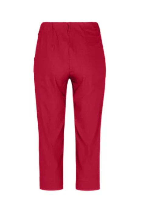 Laurie housut 100565 Taylor red Taylor Capri -housujen malli on pelkistetyn tyylikas. Housuissa on joustava vyotaro, viistot