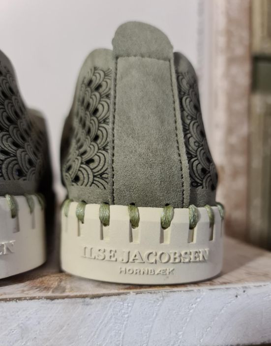 Ilse Jacobsen kengat Tulip (Oliivi) Kauniit Ilse Jacobsen kengat saapuvat taas uudelle kaudelle uusissa ihanissa vareissa!