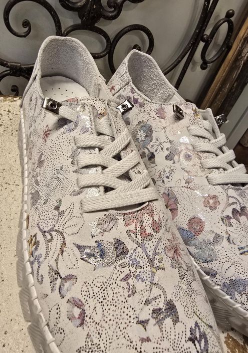 Mago tyylikkäät ja mukavat kiilto kukkakuvioiset kengät 016 white akademik flowers tuotekuva 3